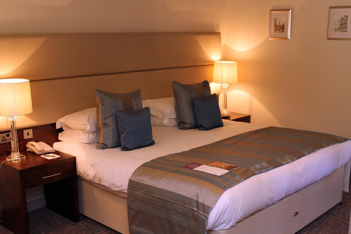 The Legacy Rose & Crown 4* Salisbury