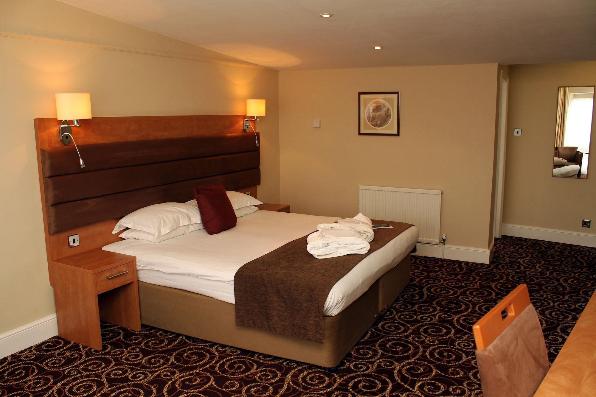 The Legacy Rose & Crown 4*
