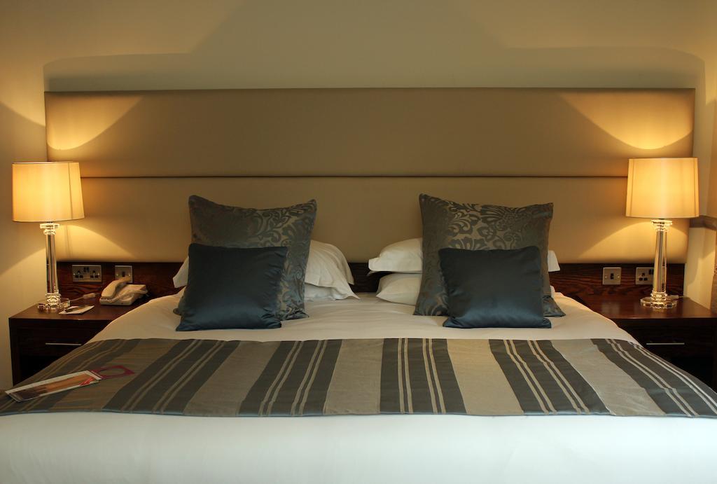 The Legacy Rose & Crown 4* Salisbury