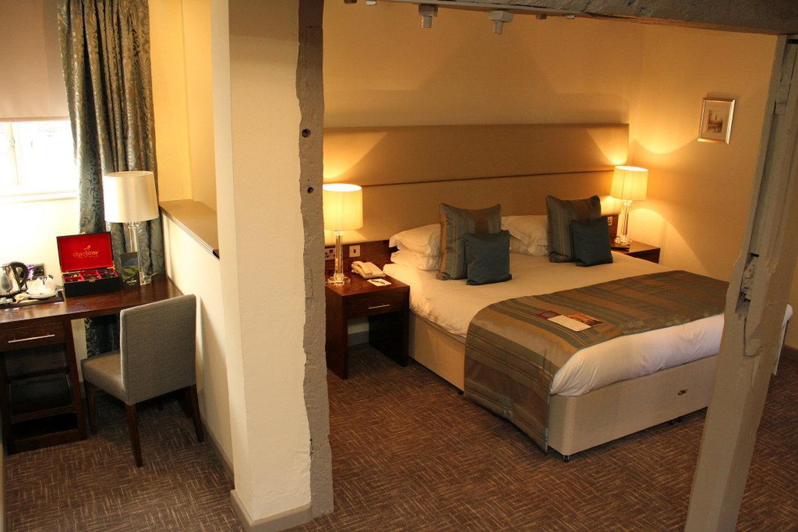 The Legacy Rose & Crown 4* Salisbury