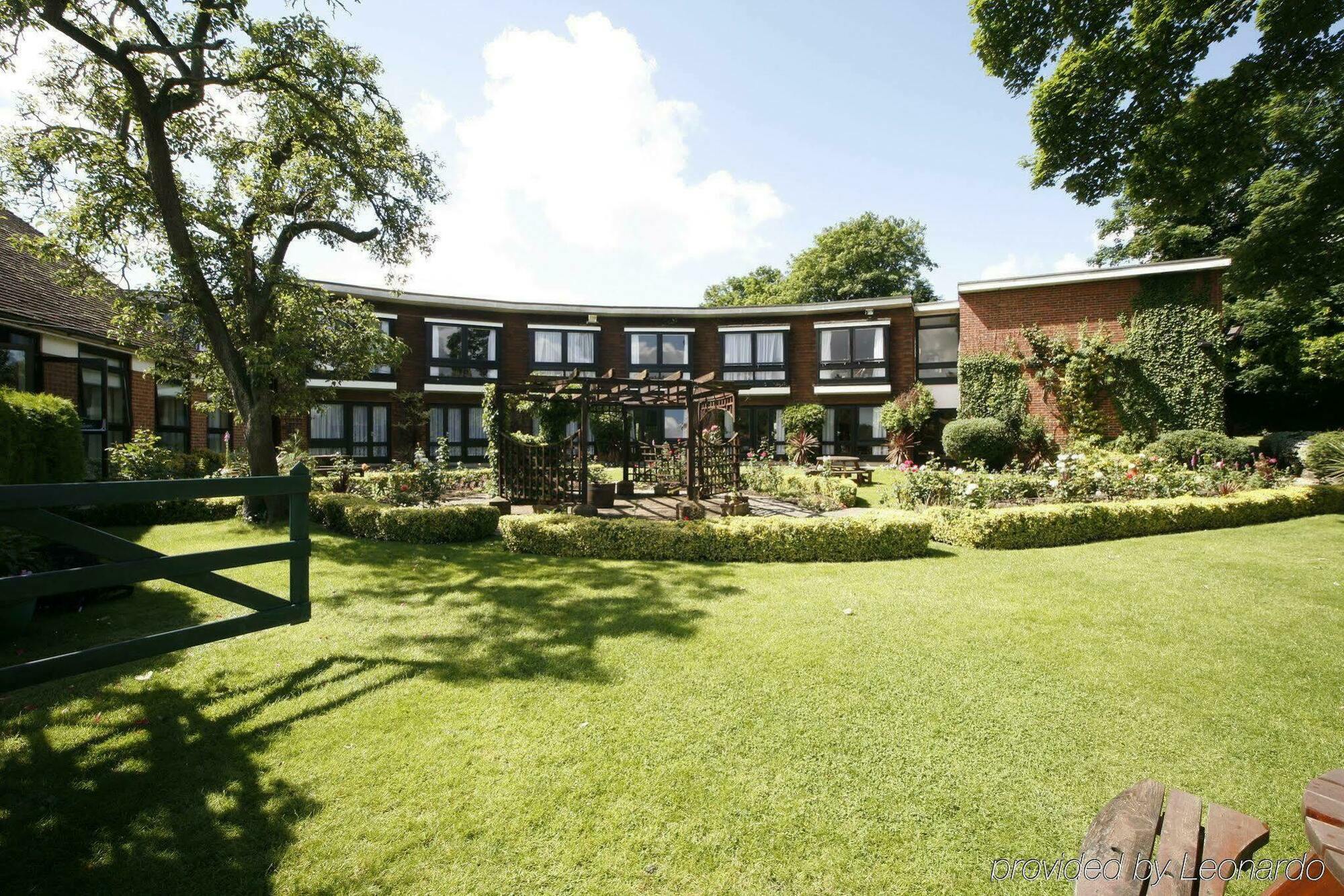 The Legacy Rose & Crown Inn 4*